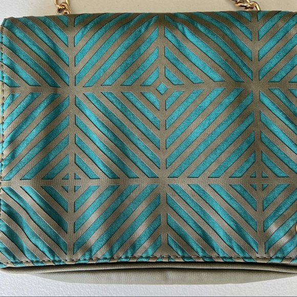 Pretty Ships Crossbody Purse with Magnetic Flap - Picture 4 of 11